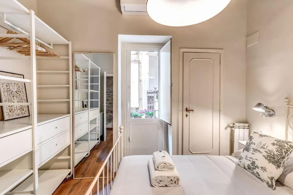 Vicolo Leopardo Suite Trastevere Rome 0*,  Italy