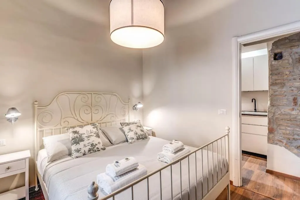 Apartment Vicolo Leopardo Suite Trastevere Rome Italy