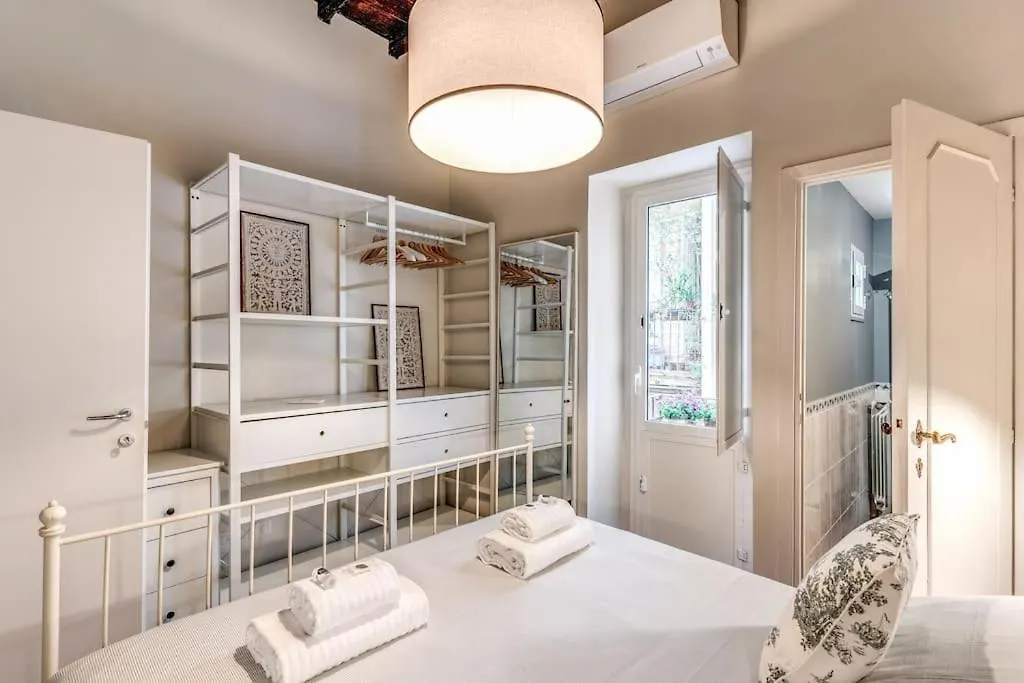 Vicolo Leopardo Suite Trastevere Rome 0*,
